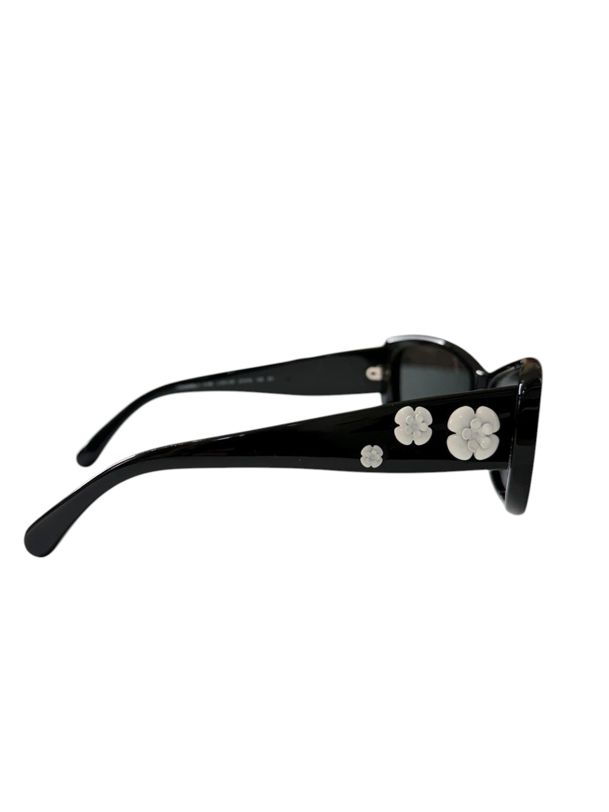 Chanel glasses | Marché LOOP