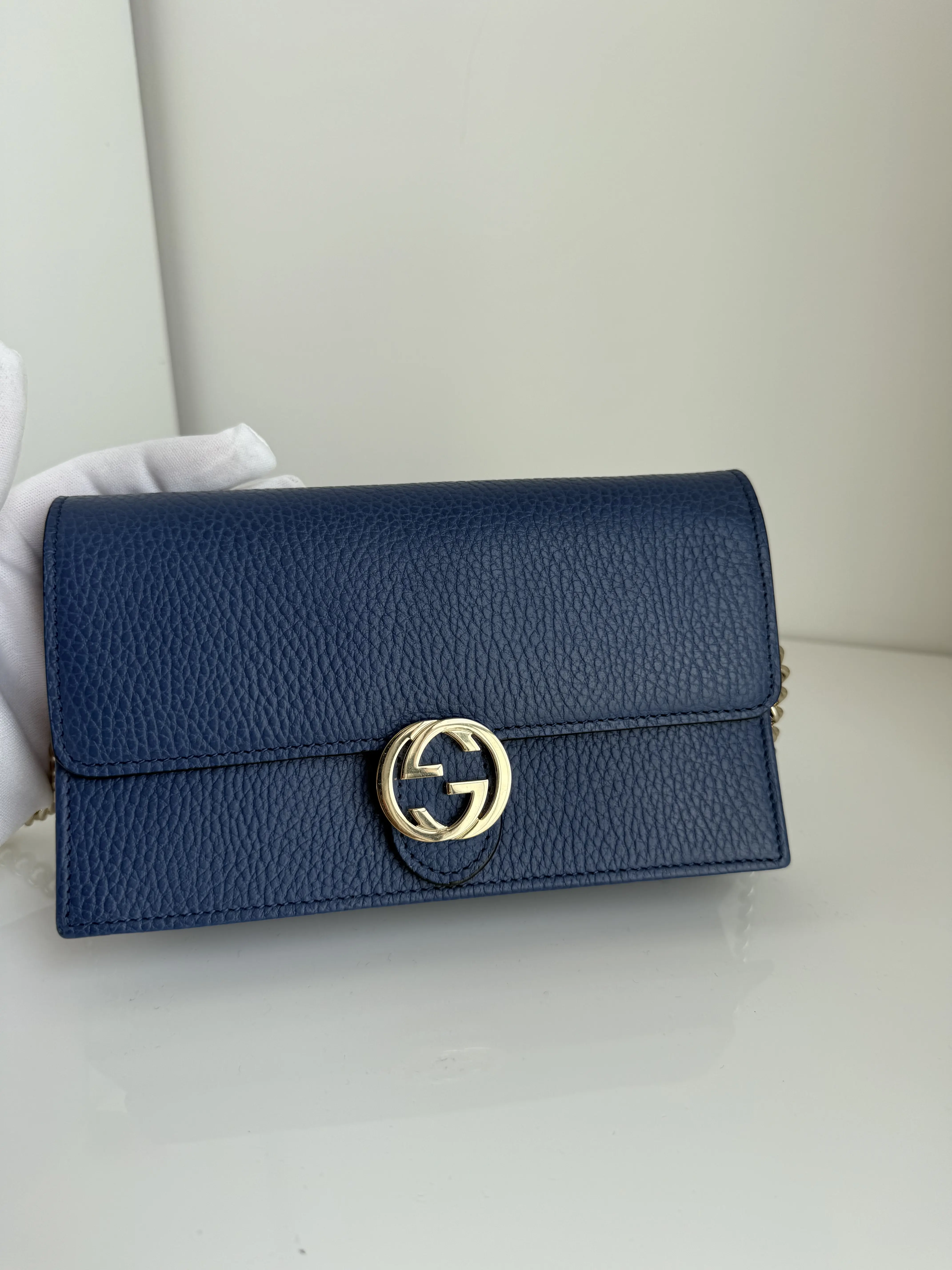 GUCCI GG Interlocking Geldbörse mit Kette | LOOP-Marktplatz