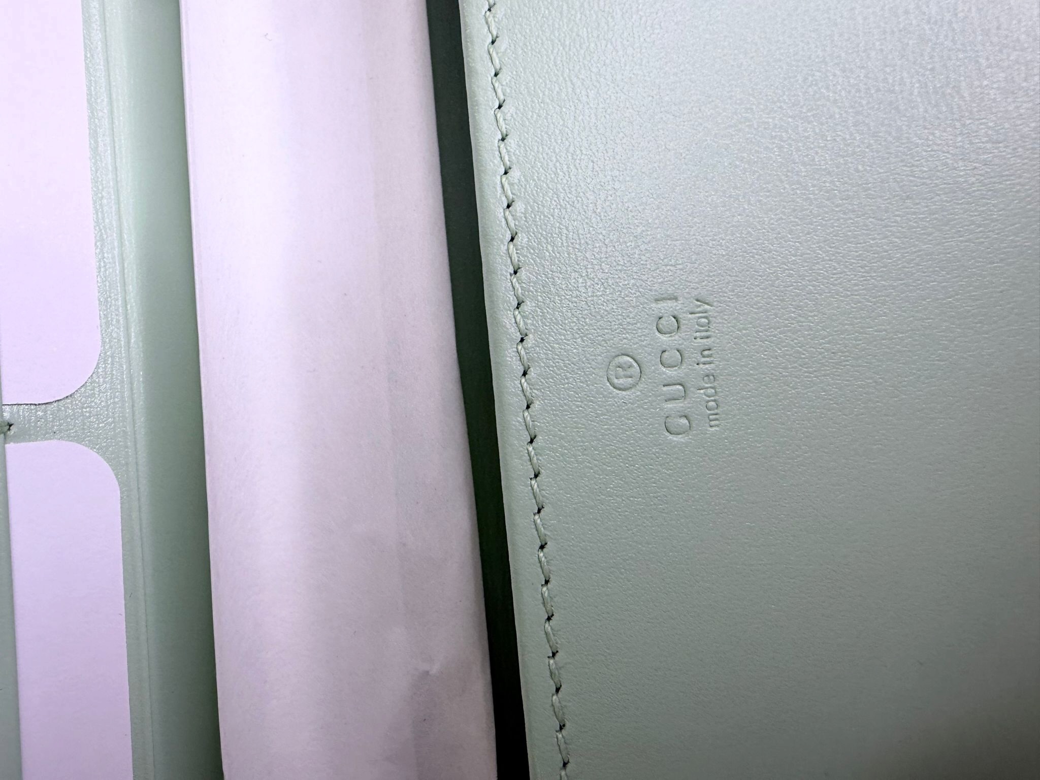 Gucci-Geldbörse an der Kette