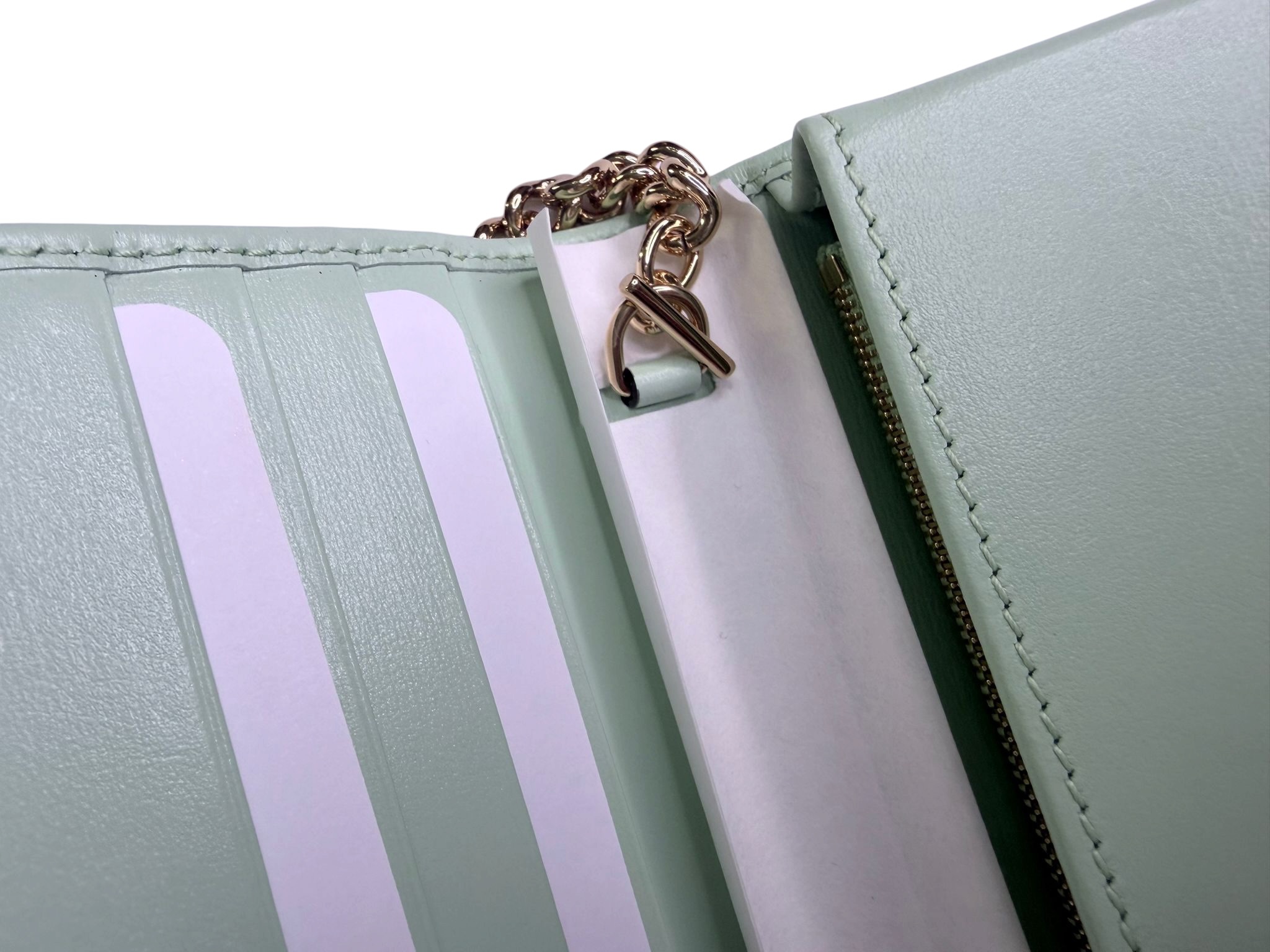 Gucci-Geldbörse an der Kette | LOOP-Marktplatz